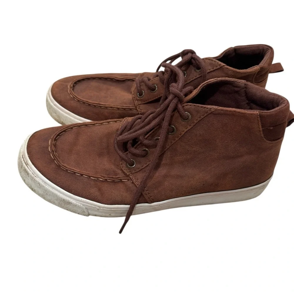 Old Navy Men's Brown High-Top Boat Shoes Size 6